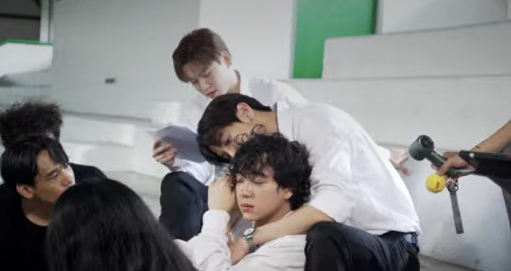 DIMENSIONDEMO• tweet media