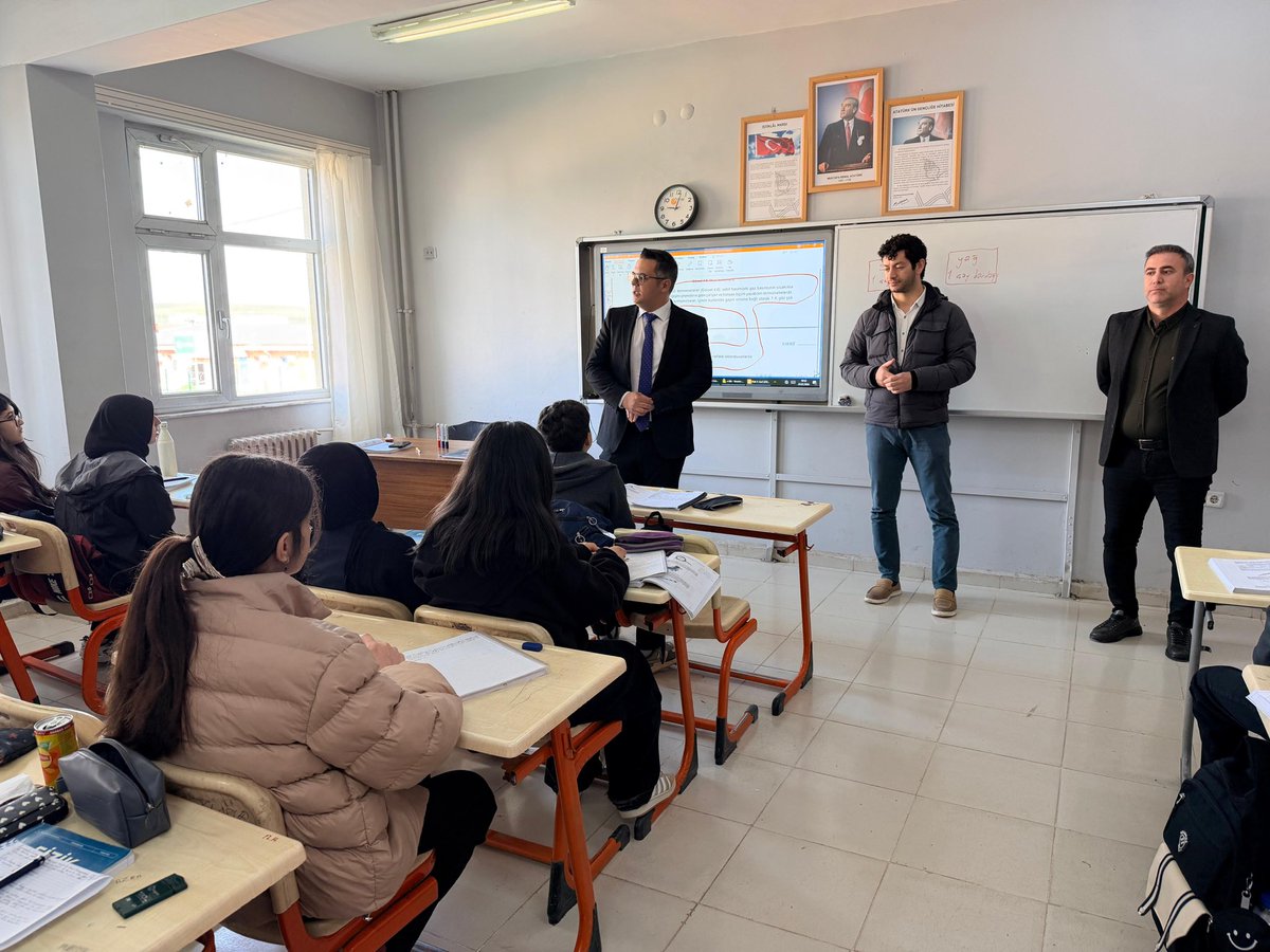 cinar_al's tweet photo. İlçe Milli Eğitim Müdürümüz Sayın Yusuf GÜZEL,
okulumuzu ziyaret ederek öğretmenlerimiz ve öğrencilerimizle bir araya geldiler.
Nazik ziyaretleri ve eğitim
camiamıza verdikleri desteklerden dolayı kendilerine teşekkür ederiz.@Z_Erdogan53 @sadoglu_salih @BKOCEMAN @ysfgzl0 https://t.co/u4jTuCFKkR
