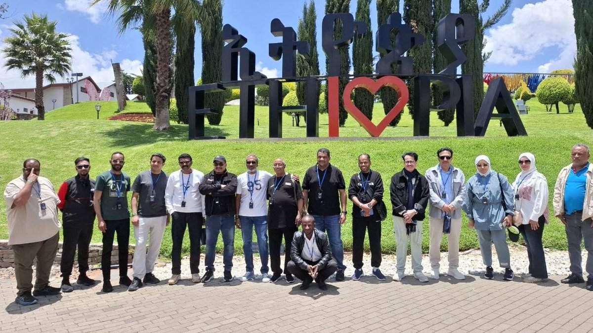 ETEmbassyISB's tweet photo. 🇸🇦✈️🇪🇹A delegation of Saudi travel agents, influencers, and writers are in Ethiopia exploring its tourism and culture.
Starting their Ethiopia tour from #AddisAbaba, they explored #UnityPark and the Grand Palace.
Next stops: Bishoftu, Dire Dawa, and Harar!
https://t.co/jjJiBQx3ef
#VisitEthiopia