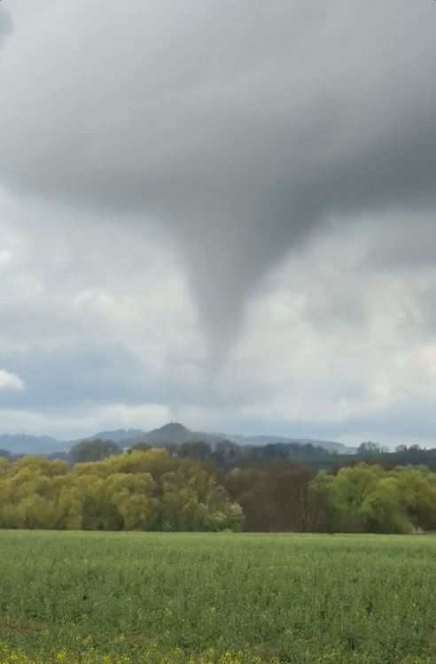Český hydrometeorologický ústav (ČHMÚ) tweet media