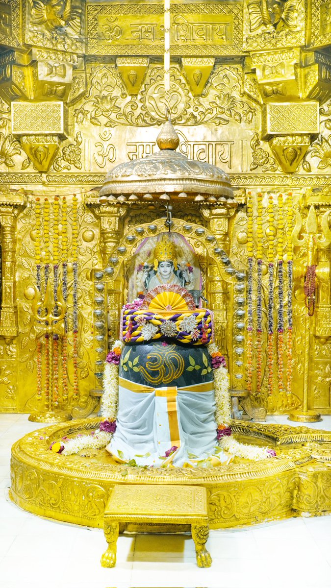 श्री सोमनाथ महादेव मंदिर,
प्रथम ज्योतिर्लिंग - गुजरात (सौराष्ट्र)
दिनांक: 20 अप्रैल 2026, वैशाख शुक्ल तृतीया युक्त चतुर्थी - सोमवार
मध्याह्न श्रृंगार
04268625
#somnath #mahadev #shivji
#bhakti #somnathlivedarshan #somnathtemple #JaiSomnath #SomnathSwabhimaanParv