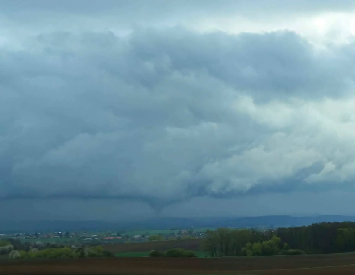 Český hydrometeorologický ústav (ČHMÚ) tweet media