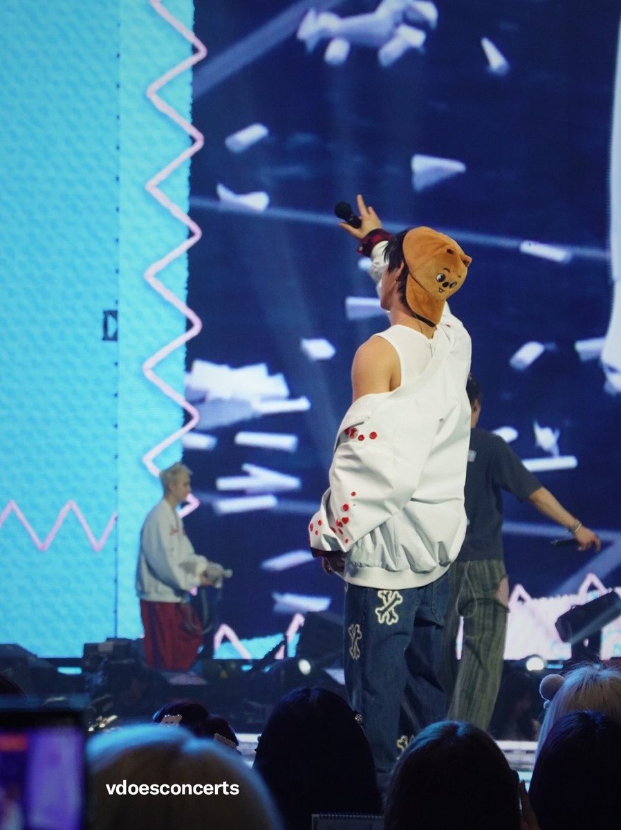 v 🕯️ tweet media