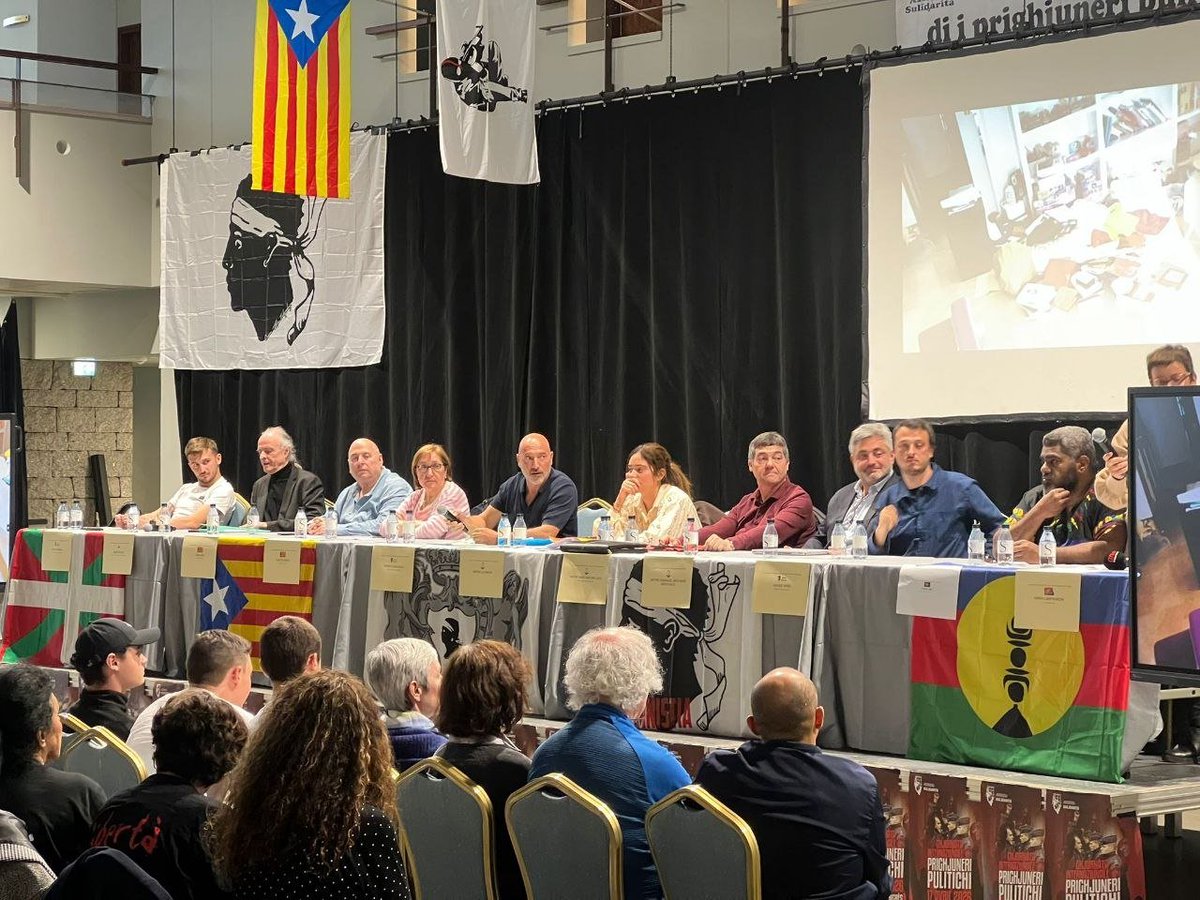 assemblea_int's tweet photo. ⬛️⬜️@assemblea board member Conxita Bosch took part in debate sessions organised by @AssoSulidarita for the International Day of Political Prisoners.
The discussions focused on police violence &amp; the role of politically motivated policing, highlighting the need for accountability. https://t.co/AWTMG1MPMG