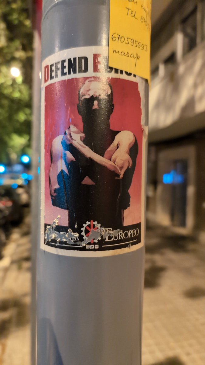 stmrti_rmigraci's tweet photo. #FelizLunes
#BarriBesos #MaresmeForum realizó una campaña contra la #usura, uno de los grandes males de nuestra #sociedad, del que la #banca, se aprovecha y que afecta a las #familias más vulnerables de la #claseobrera sin que @MenjadorGregal o @OJS_SantMarti se preocupen https://t.co/ZJYlUfLr1A