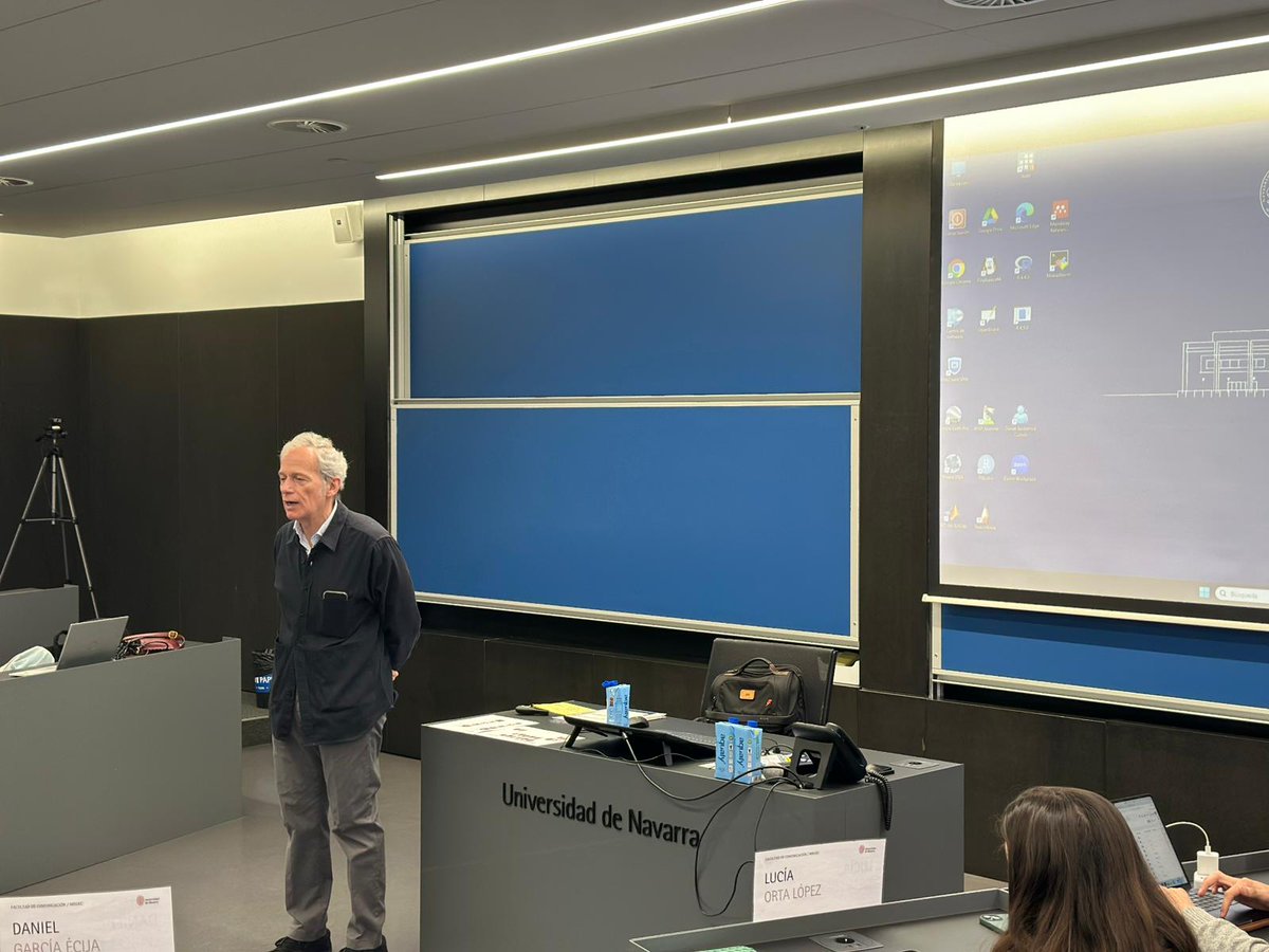 megec_unav's tweet image. Este fin de semana comenzó sus sesiones @jmirisarri, CEO de @onza_tv. José María es un directivo de gran prestigio con una experiencia dilatada en el sector #audiovisual que ha acompañado generosamente al máster desde su comienzos. ¡Muchas gracias! #Management4Creatives