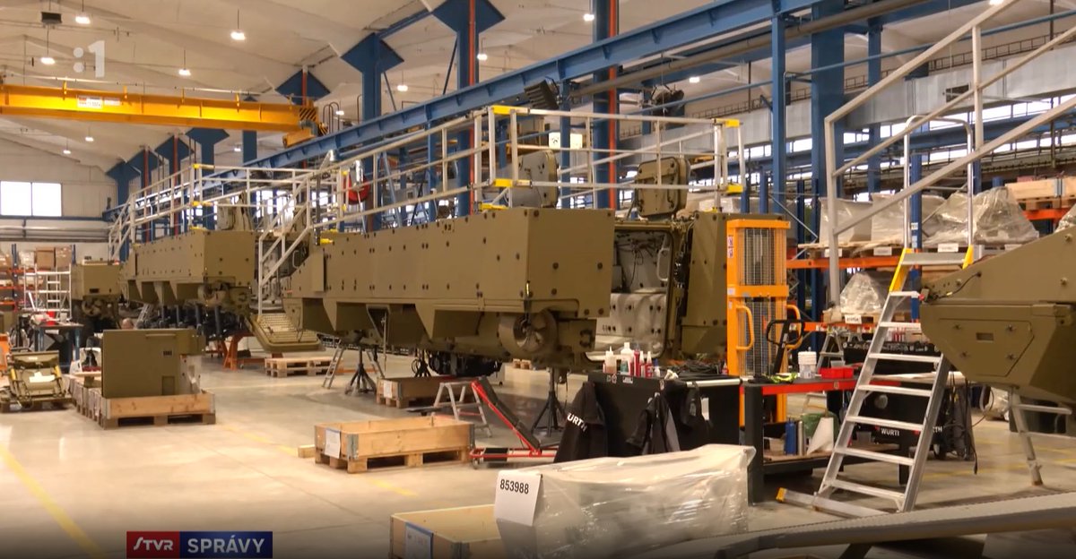 praisethesteph's tweet image. 🇸🇰#Slovakia: Footage from the production facility of CSM Industry, which is manufacturing Patria XP 8x8 AFVs for the Slovak Armed Forces (OSSR).

Currently, 15 Patria vehicles have been completed and are awaiting final assembly and turret integration before being sent to the army
