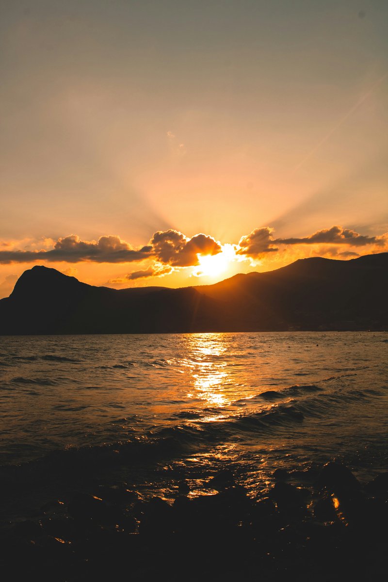 purenature_1's tweet image. Silent sunset, pure relaxation 🌅⛱️ #beach