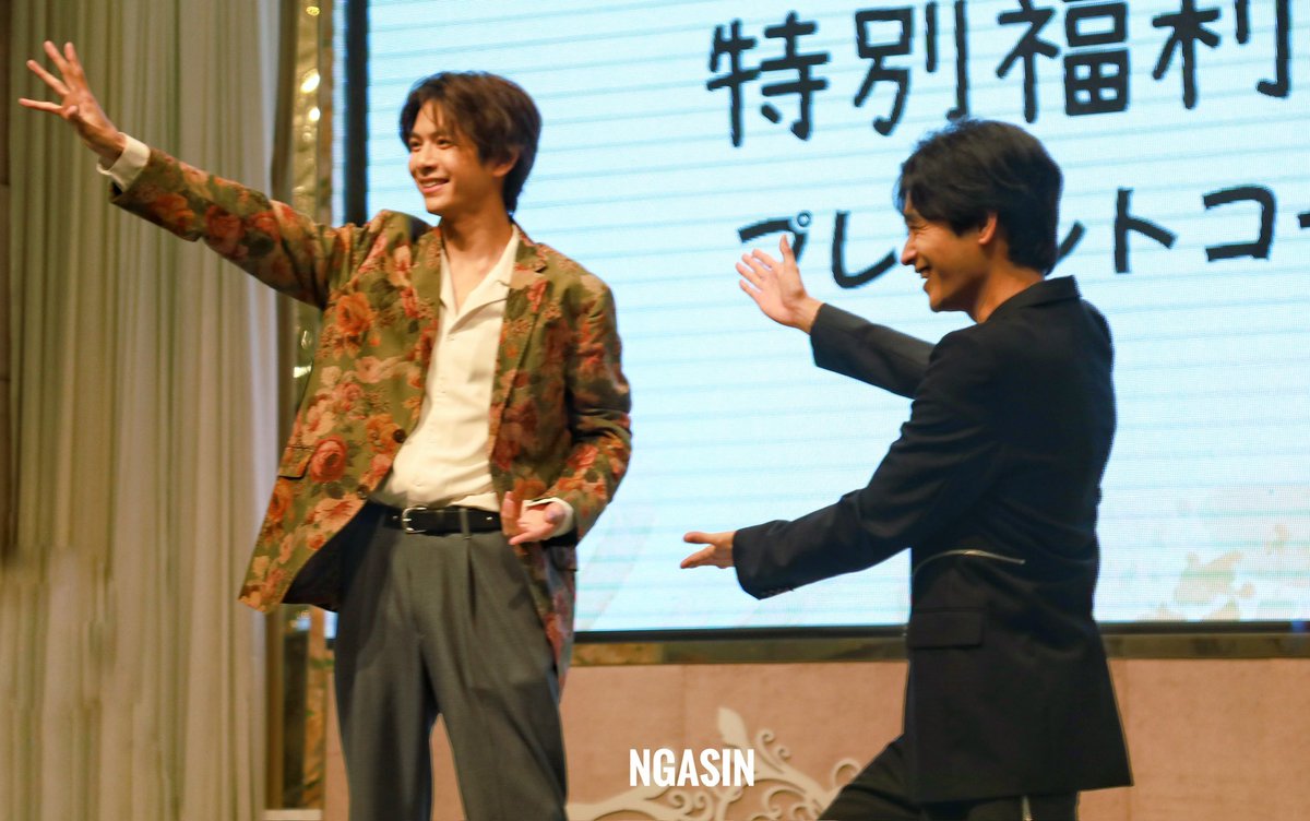 ngasin96's tweet photo. 260418

🤚🏻😆

#小宮璃央　#井上想良
#小宫璃央井上想良2026香港見面會 https://t.co/oENJ2NJ5S4