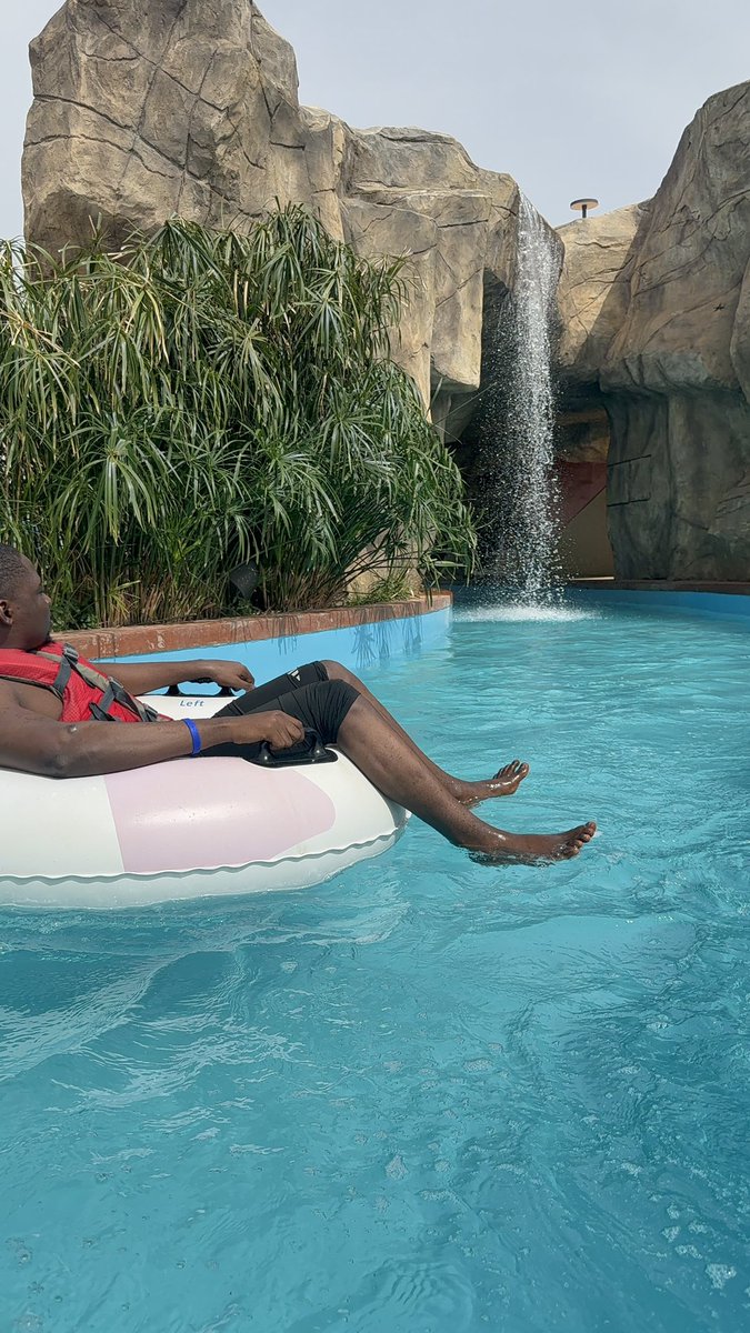 Qualities I look out for before I date any girl ; 

- She must earn at least N1.5m a month
- She must be submissive and respectful 
- She must be a virgin 
- She must have her own car
- She must have her own apartment 
- She must not be older than 24
- She must be slim with big