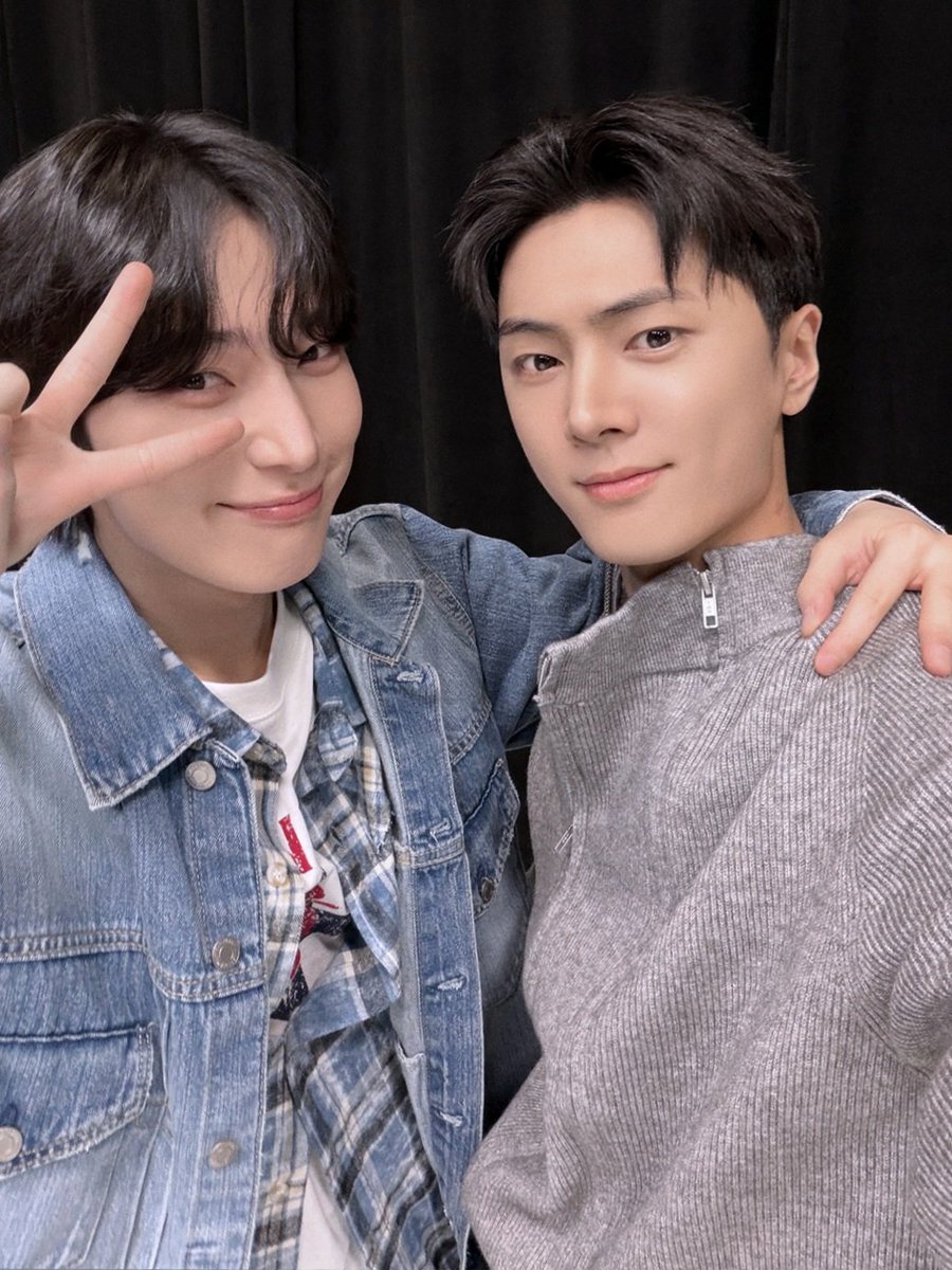 🦊🌻 | fan account tweet media