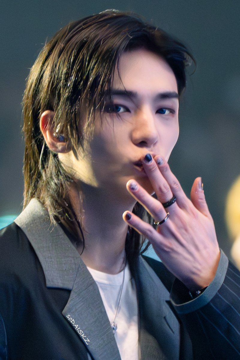 260328 SKZ_6TH_FANMEETING  

😘

#StrayKids #스트레이키즈 
#SKZ_6TH_FANMEETING 
#STAY_in_Our_Little_House 
#Hyunjin #현진