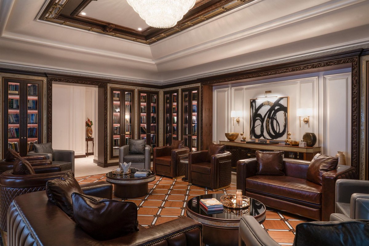 TheDipClub's tweet photo. #comfortableplace #atheneum #thediplomaticclub
تصميمها المميز وتشكيلة الكتب الغنية فيها يجعل منها المكان المثالي لمحبي الكتب للمطالعة والاستمتاع بالقراءة. https://t.co/SE5vLyG12C