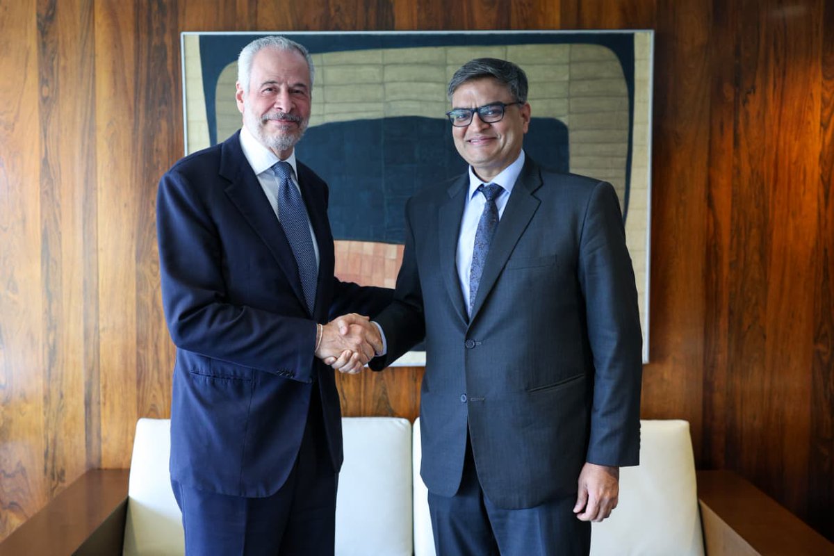 isolaralliance's tweet photo. On the sidelines of @WorldBankGroup #SpringMeetings, @Ashish_Khanna, Director General, International Solar Alliance (ISA), met with
Ambassador André Aranha Corrêa do Lago, President of #COP30 Presidency, to strengthen collaboration on the Action Agenda - focusing on implementation, exponential impact, and delivery on the ground.
The exchange underscored ISA’s accelerating implementation momentum, with #AIforEnergy and #SIDS advancing as flagship platforms, while anchoring a wider portfolio of initiatives that will collectively drive impact and shape ISA’s engagement in the lead-up to #COP31.
The #GlobalMissionOnAIForEnergy, ISA’s structured architecture to embed AI across the power sector, and the #SIDSPlatform, focused on accelerating solar deployment in the most climate-vulnerable economies, form the core implementation backbone ISA brings to the next UNFCCC COP.
ISA looks forward to deepening this partnership with the COP30 Presidency toward COP31, converting ambition into measurable outcomes for ISA Member and Signatory Countries, and the wider Global South.
#ActionAgenda #AIforEnergy #SIDS #EnergyTransition #ClimateAction
@Cop30noBrasil | @Cop31Turkiye | @bruna_cerqueira | |@karanmangotra
