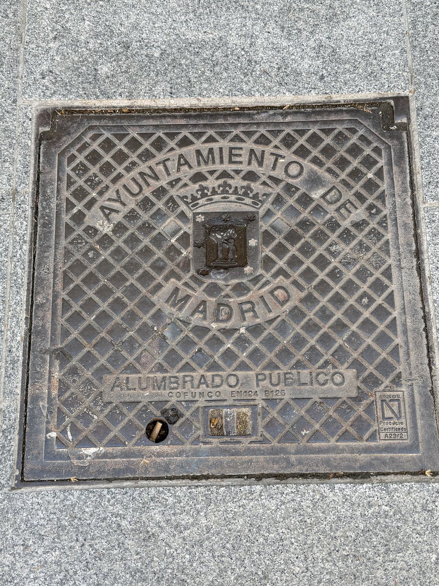 A Spanish example in Madrid for #ManholecoverMonday