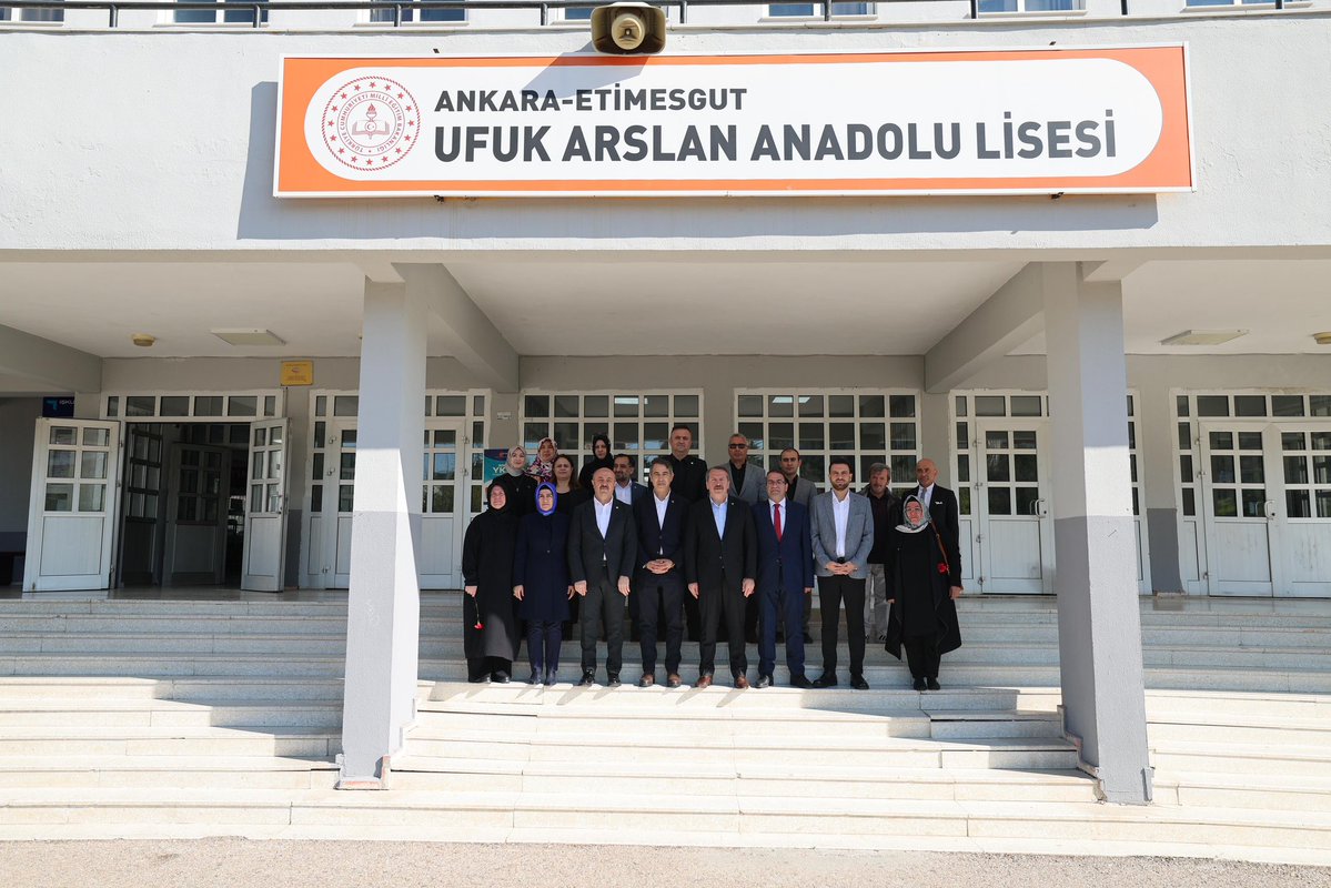 81 İldeyiz
Bayraklarımızla Okullardayız

Ankara Etimesgut Ufuk Arslan Anadolu Lisesi’nde güne bağımsızlığımızın sembolü İstiklal Marşı ile başladık.

Yaptığımız açıklamalarla, eylemlerle ifademizi gösterdiğimiz gibi “Bayraklarla Okullarımızdayız” diyerek irademizi gösterdik.