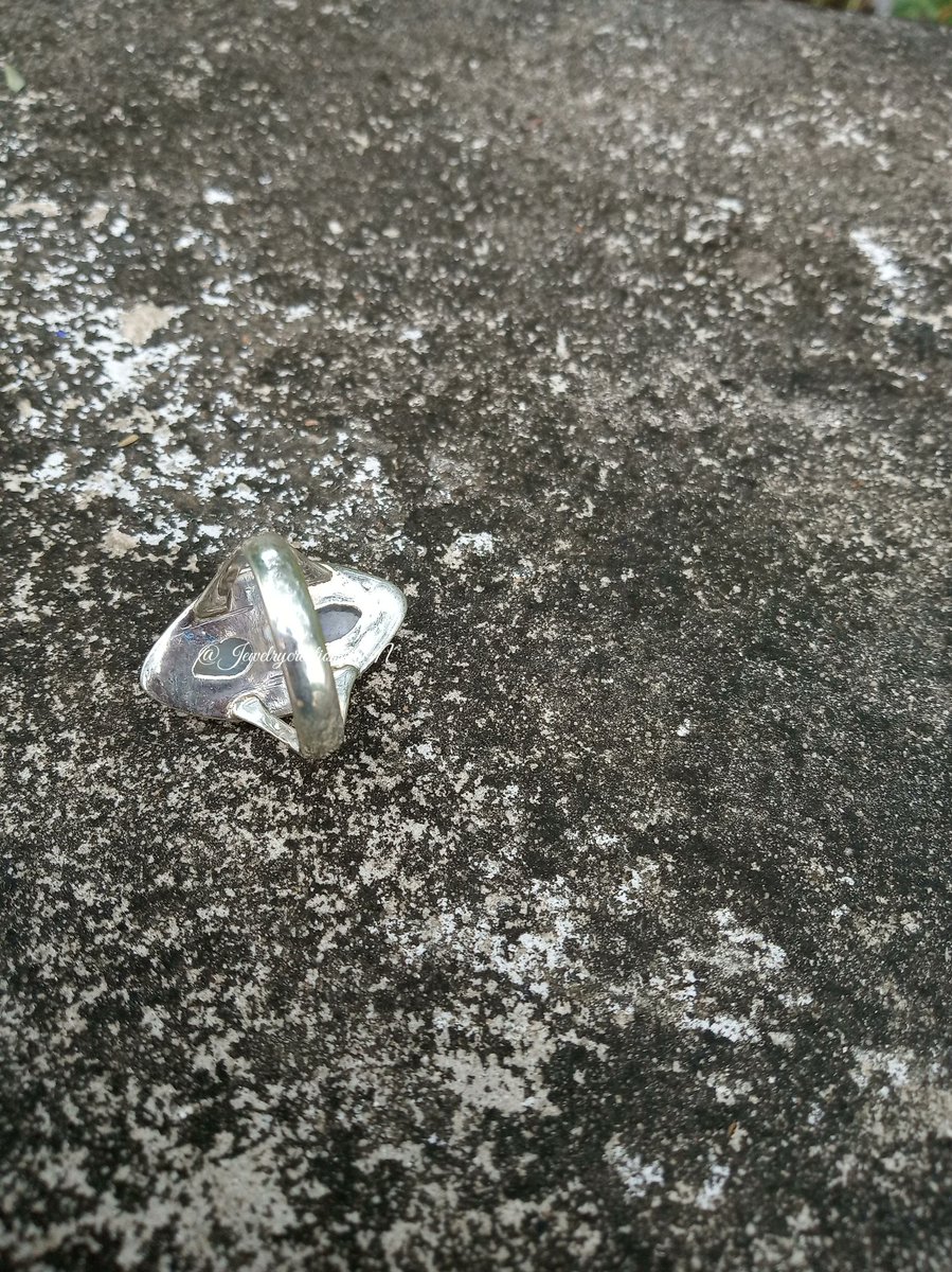 jewelrycreatio1's tweet photo. Natural Moonstone & Garnet Ring,925 Sterling Silver Ring,Healing Ring,Blue Flash Ring,Promise Ring,Boho Ring,Bridesmaid Ring,Multistone Ring
Buy At:
https://t.co/lpOlUb2Zbk
#Genuinemoonstonegarnetring #Delicatering #Bohoring #Statementring #Twostonering #Stackingring #Giftideas https://t.co/vmteZCVAuM