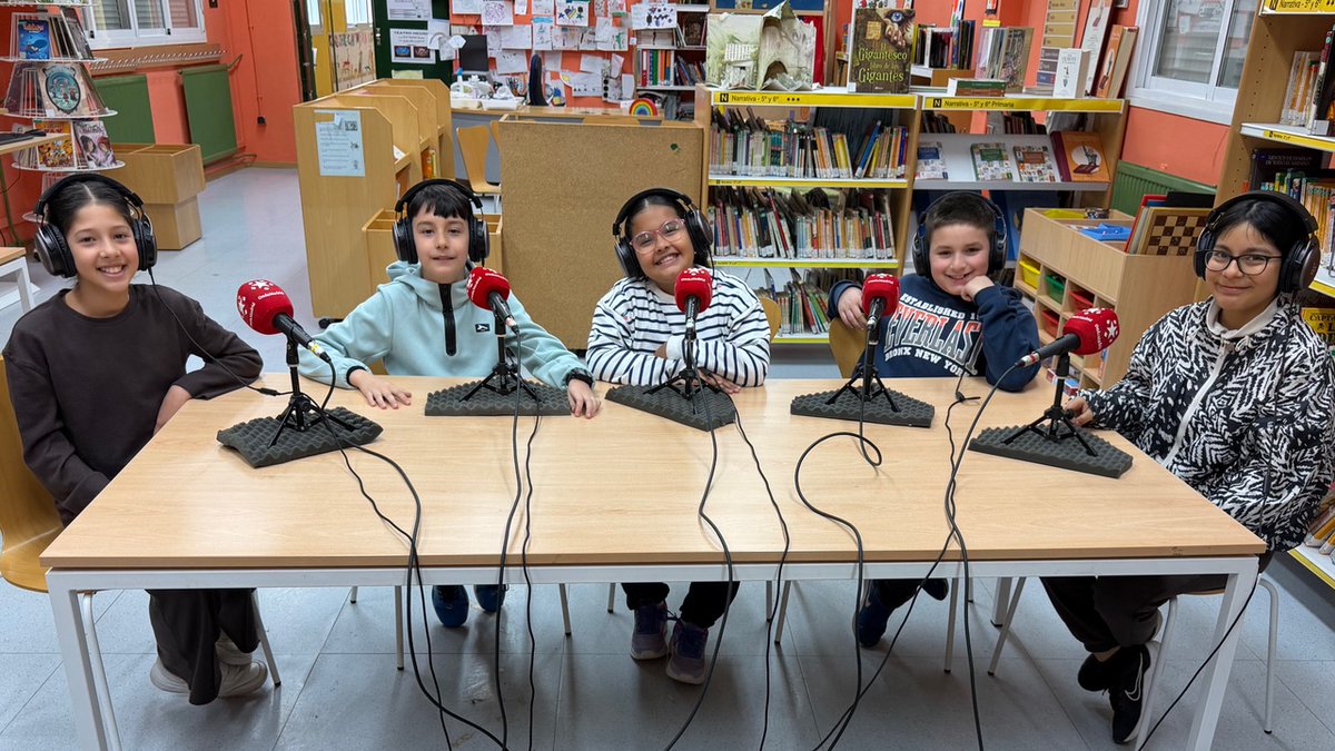 🎙️Manuel Azaña, #AlcaláDeHenares
📌Concurso sobre literatura con David Ortuño
📌Carla Reyes nos habla de "Juan Salvador Gaviota"
📌François presenta un menú basado en libros
telemadrid.es/programas/la-r…