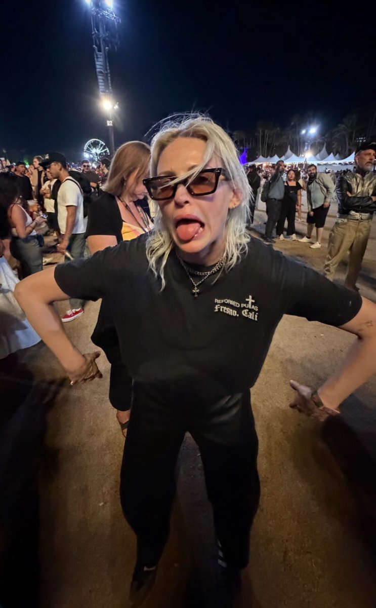 a.🍍| fan account tweet media