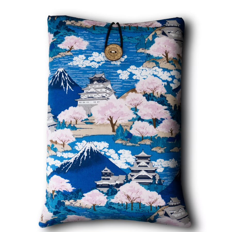JapanGifts's tweet image. Now selling my book sleeves on @folksy folksy.com/find/item/8637…

#MHHSBD #Handcrafted #earlybiz #handmadehour #CraftBizParty #UKCraftersHour #UKGiftHour #UKGiftAM #UKMakers #Follow #ShopSmallBusiness
