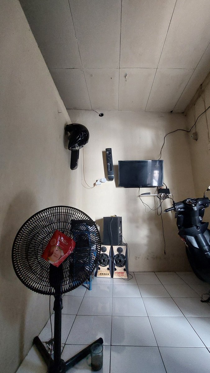 monitafebiana's tweet photo. Gasuka kontrakan panas umeb, pengen meng villa dieng sing adem https://t.co/gvnqEg5Z89