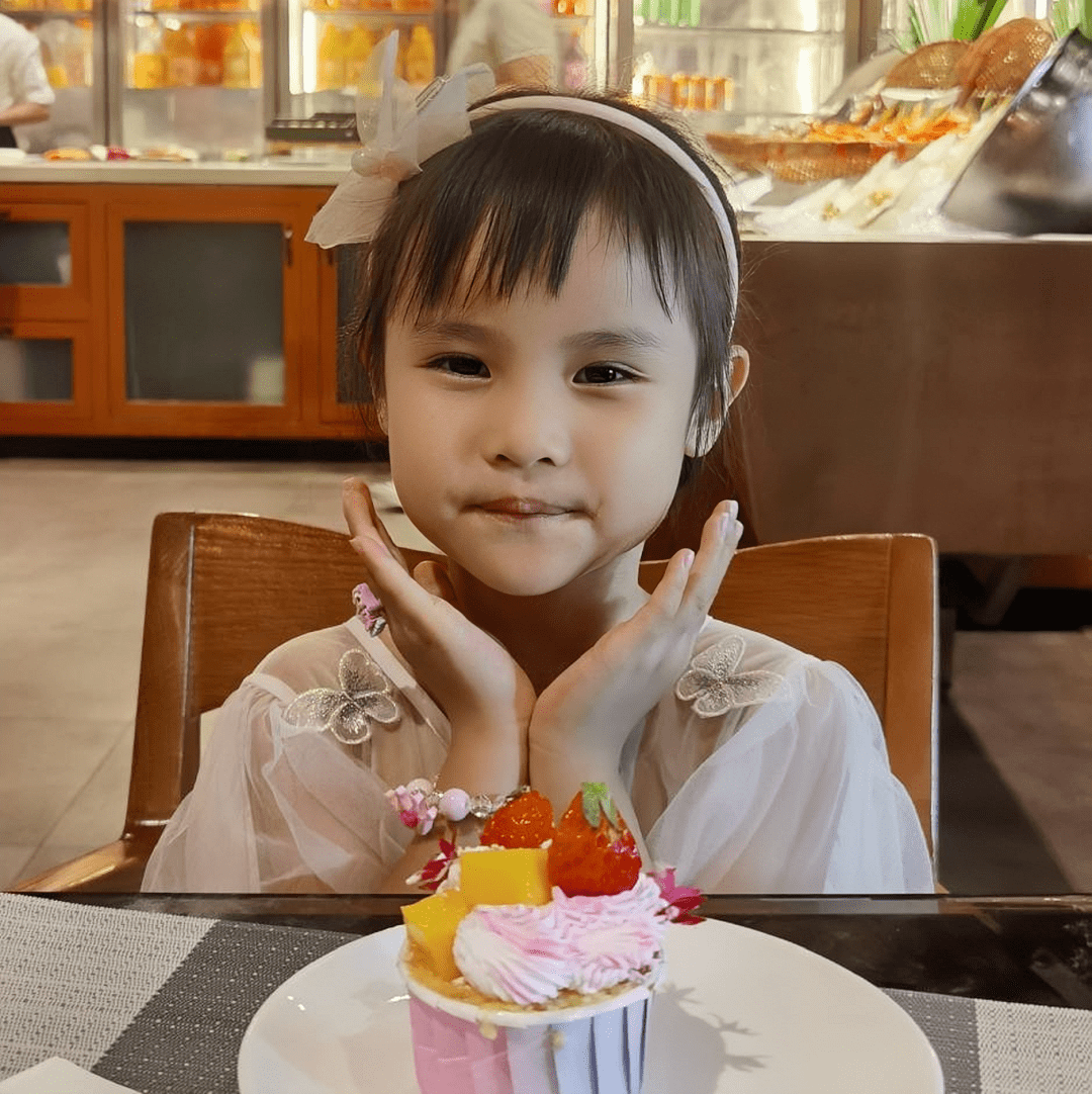 Christine Mazeika tweet media