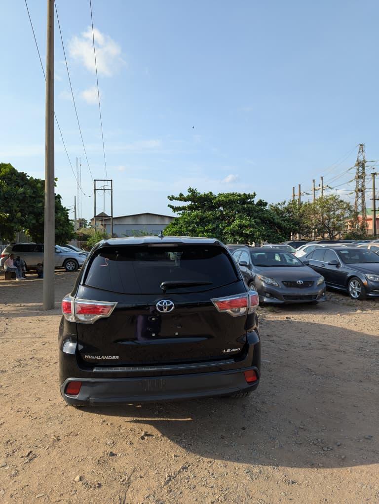 Lagos Mainland Car Plug 😁🚗🚙 tweet media