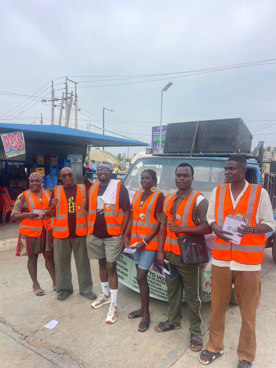 AyowoleSanyaolu's tweet image. Yesterday, the Oyo state chapter of @TIBmovement embarked on a voters education, and recruitment drive. 2027 election is not just about changing the driver, it is about mobilizing voters around alternative ideas for total liberation.