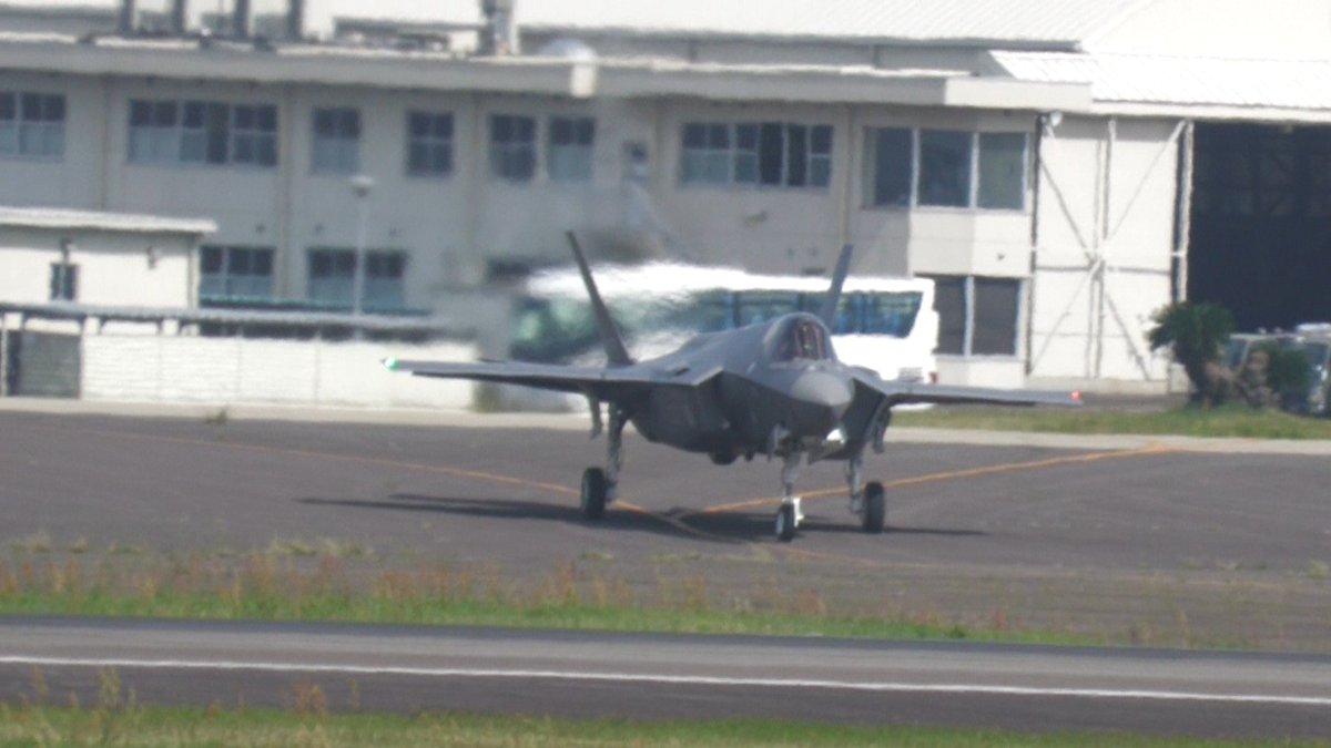mt4692's tweet image. F-35A 新造機の51号機が米空軍パイロットが操縦しABを焚いてハイレートでテスト飛行に行きました。

動画は此方⇒youtu.be/RKbAOifeLuk

#F-35A
#新造機51号機
#小牧基地
#三沢基地
#小松基地
#岐阜基地