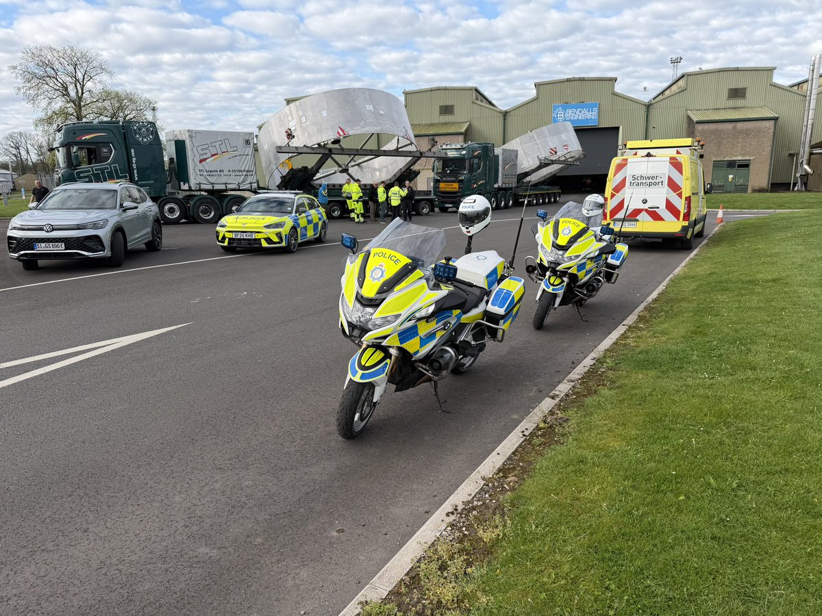 CumbriaRoadsPol's tweet photo. We’re escorting an abnormal load this morning from #M6 J44 south to J40 then west #A66 and #A595 to the #Whitehaven area. Anticipated departure 0930hrs. Queued traffic will be let past where possible but delays likely @Cumbriapolice @CumbriaRdWatch https://t.co/sopxJWsxhs