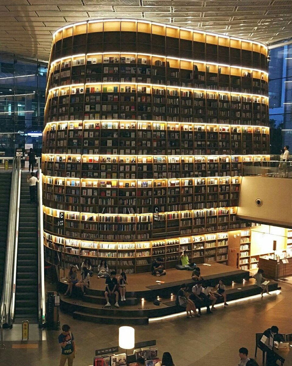 juanjosorilluch's tweet image. #leer GRANDES #escritores @SandraEstevezC @MaldonadoMerche @EricJLagarrigue @ConchiAragonP @zaidacastillo51 @AndresFornells @romemoria @AOrozcoGuerrero @BlancaMiosi @UdLaney @CeliaVelasco1 @DZaplana @rayoguzmanc @COZDENE @BallabrigaAna @DesyEscritora @HelenFlix @MIQUELCASA50328