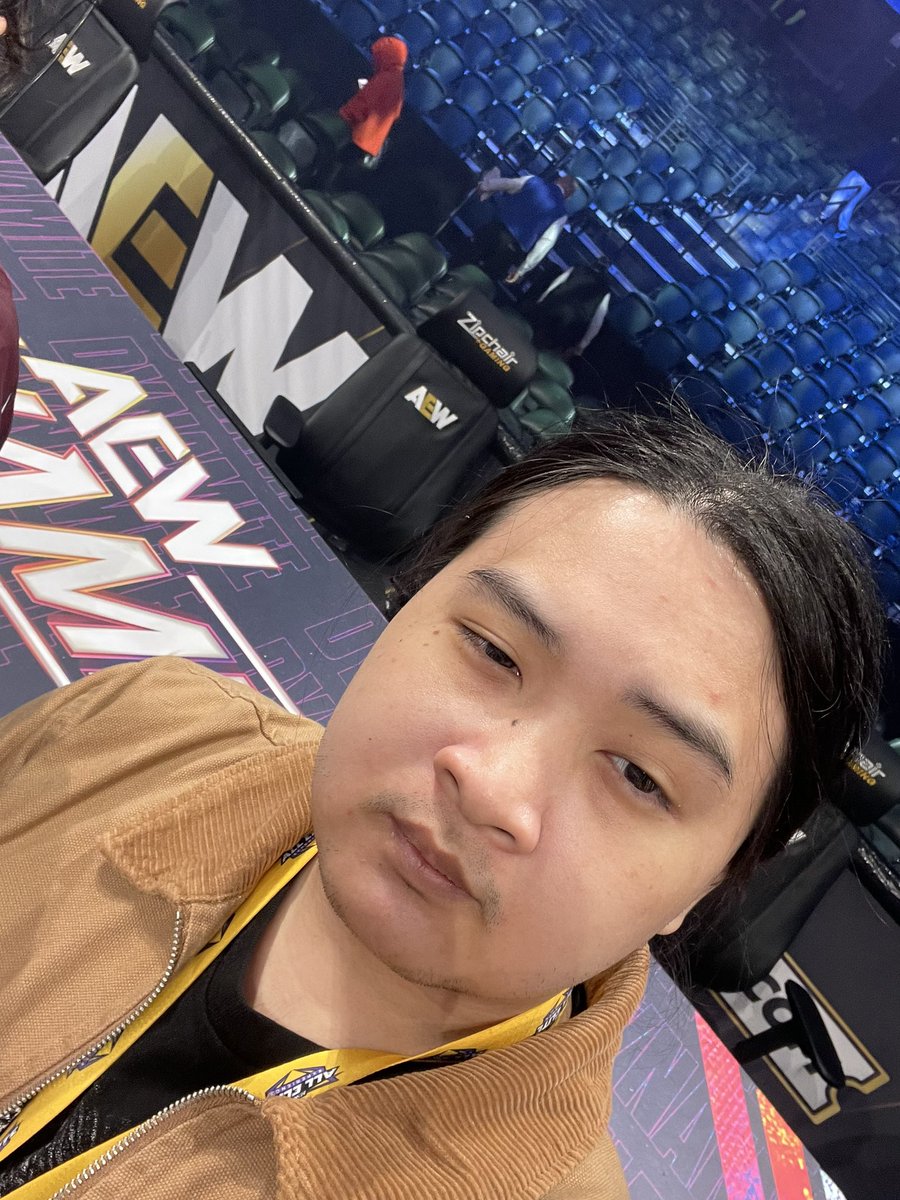 DragonfruitVee's tweet photo. I forgot to post this from last week, but I had the chance to go to AEW for the first time (my 2nd time wrestling show in a couple years) and it was such a blast.

I just love pro wrestling. Hopefully I'll have the chance to do it one day. https://t.co/Qb8ivWRl6N