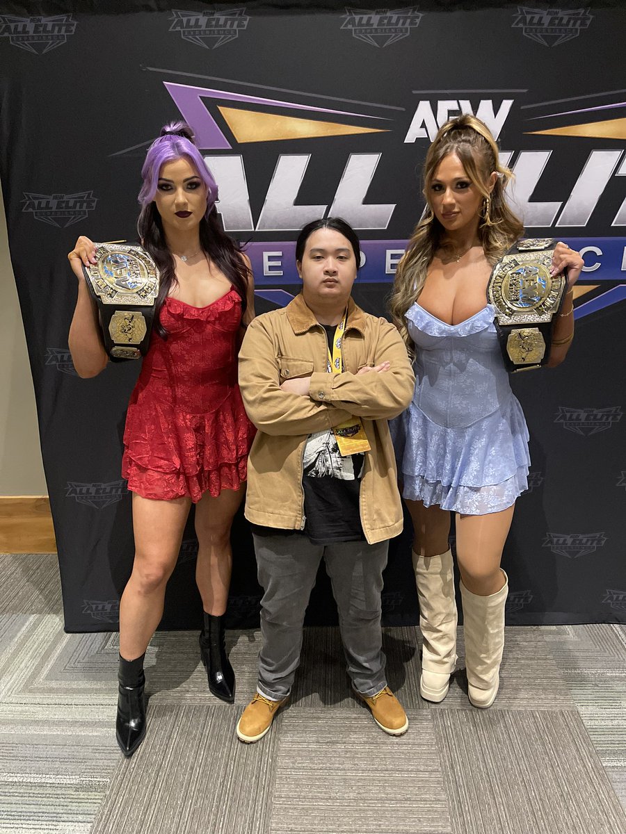 DragonfruitVee's tweet photo. I forgot to post this from last week, but I had the chance to go to AEW for the first time (my 2nd time wrestling show in a couple years) and it was such a blast.

I just love pro wrestling. Hopefully I'll have the chance to do it one day. https://t.co/Qb8ivWRl6N