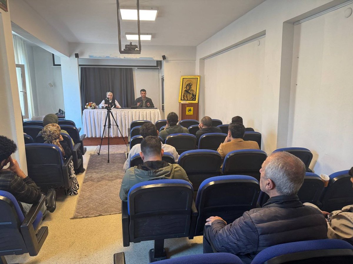 PCSerbixwe's tweet image. 📌Çend dîmenek ji gotûbêja me ya Stenbolê!

#Kurd #Kurdish #Kurdistan