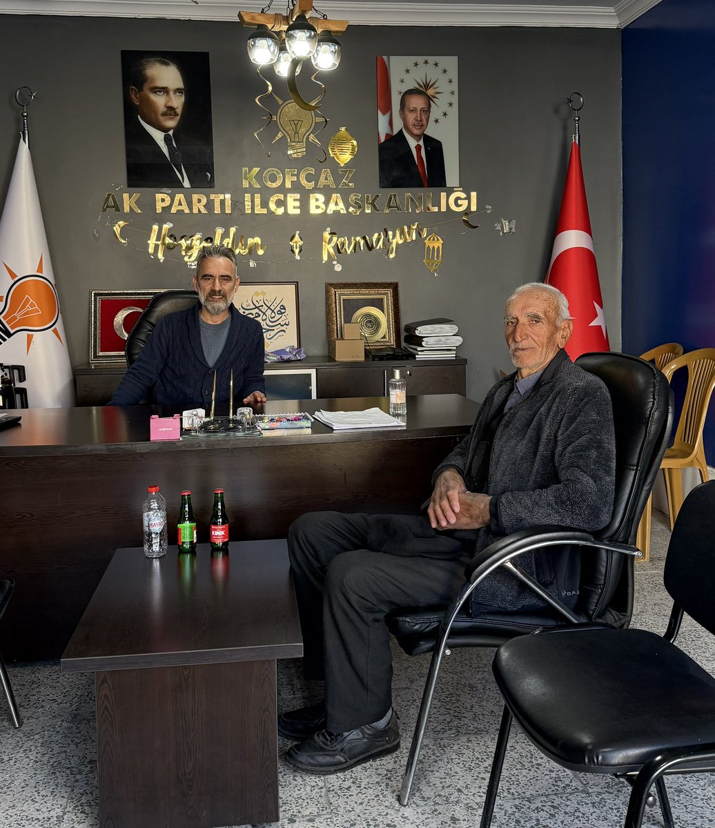 MuratKestane's tweet photo. Tatlıpınar köyümüzden eskimeyen Muhtarımız Celal Enginar abimiz bugün ilçe başkanlığımızda bizleri ziyarete geldi…
Samimi sohbeti, içtenliği ve güzel dualarıyla gönlümüzü ısıttı.

Böyle kıymetli büyüklerimizin duası ve muhabbeti bizler için en büyük güç ❤️
İyi ki varsın Celal abim, her zaman bekleriz 🤲🤲

#Kofçaz #Tatlıpınar #GönülBağı
@abuyukgumus 
@alisevinc34 
@yunusercan39