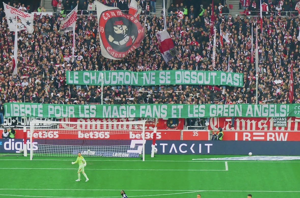 🇩🇪 Le Commando Cannstatt (Stuttgart) soutient les stéphanois :

« Le Chaudron ne se dissout pas ! Liberté pour les Magic Fans et les Green Angels ! »