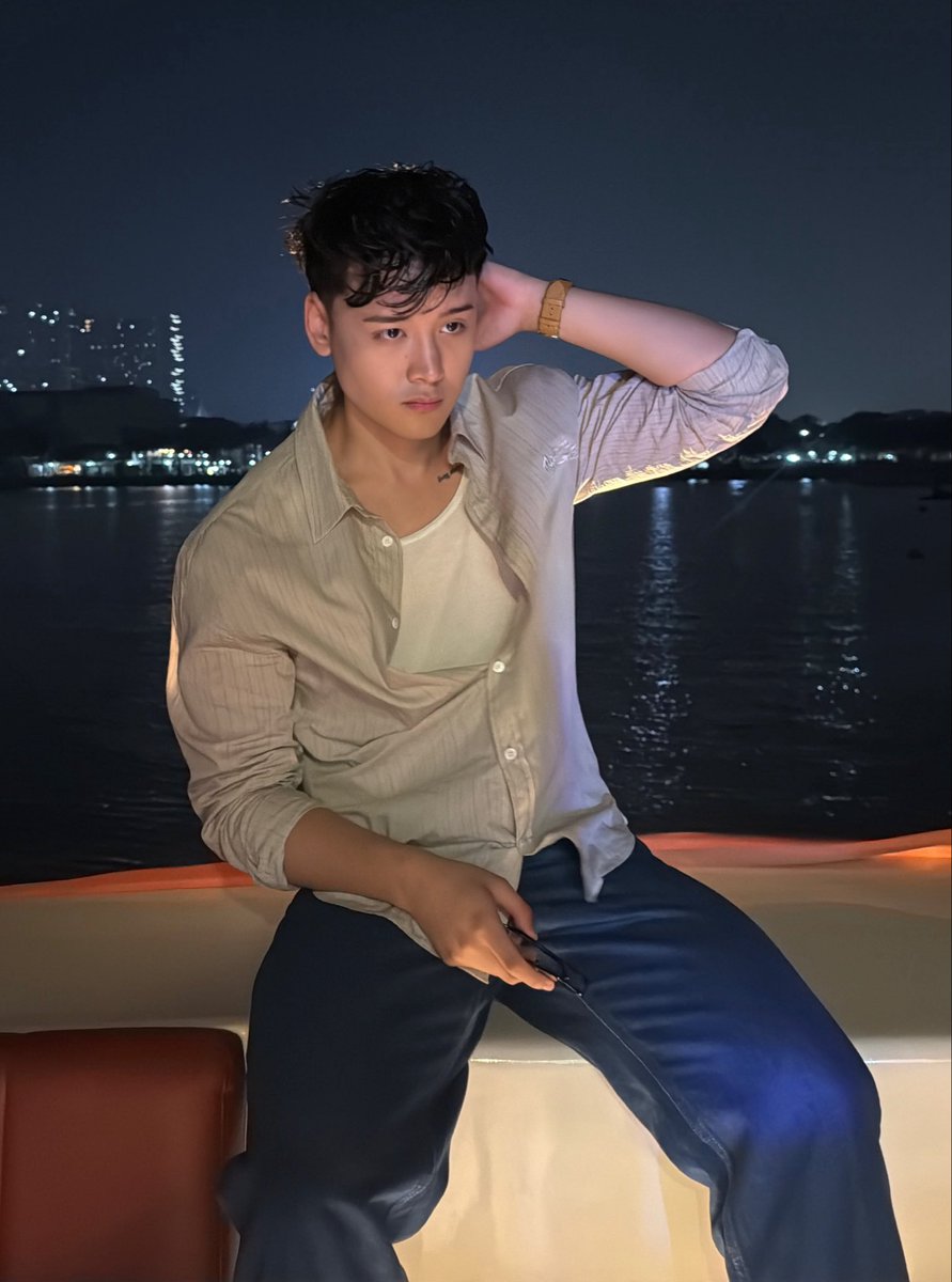joaquinftiu's tweet photo. night rides > https://t.co/JCixDqqxxy