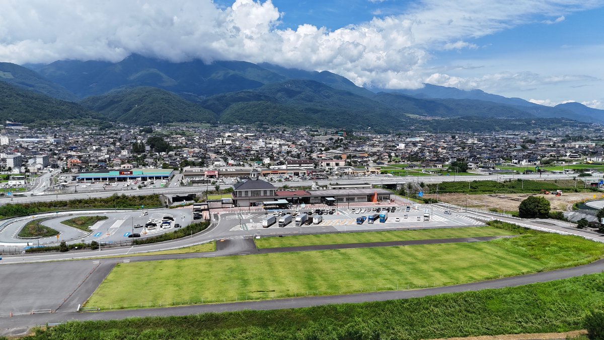 fujikawa_dmo's tweet photo. 富士川町情報‼️
道の駅富士川4月２５日リニューアルオープン✨

25日(土)・26日(日)の2日間は、農産物の特価販売や
富士川キッチンにてお食事されたお客様にわらび餅のプレゼントがあるそうです😋
ぜひ皆様週末は富士川町へ🚗
#道の駅富士川
#道の駅
＃富士川町 https://t.co/i3uGWQiiXN