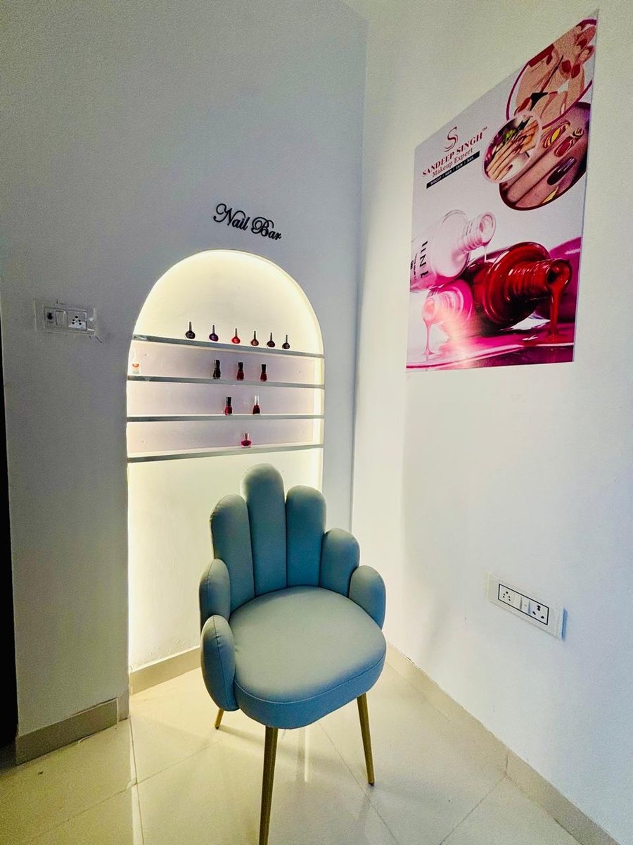 monalisa_spa's tweet image. नया स्टूडियो ✨ नया लुक 💫 और वही आपका अटूट भरोसा ❤️

अब आपका अपना “Sandeep Singh Makeup Expert” स्टूडियो पूरी तरह से तैयार है — और इस बार पहले से भी ज्यादा लक्सुरियस, क्लासी और कम्फर्टेबल! 🏰💄

 #NewStudio #LuxuryExperience #InteriorGoals #MakeupArtist #GlowUp