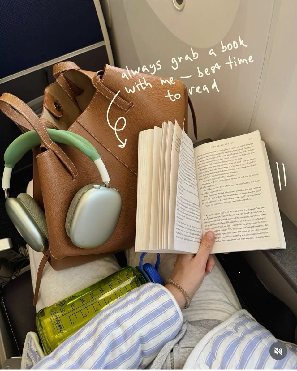 Elenalune_'s tweet image. Locked in &amp;amp; study.