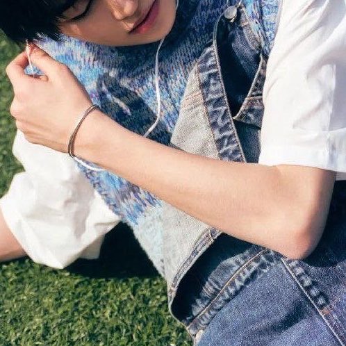 지훈 팔 tweet media