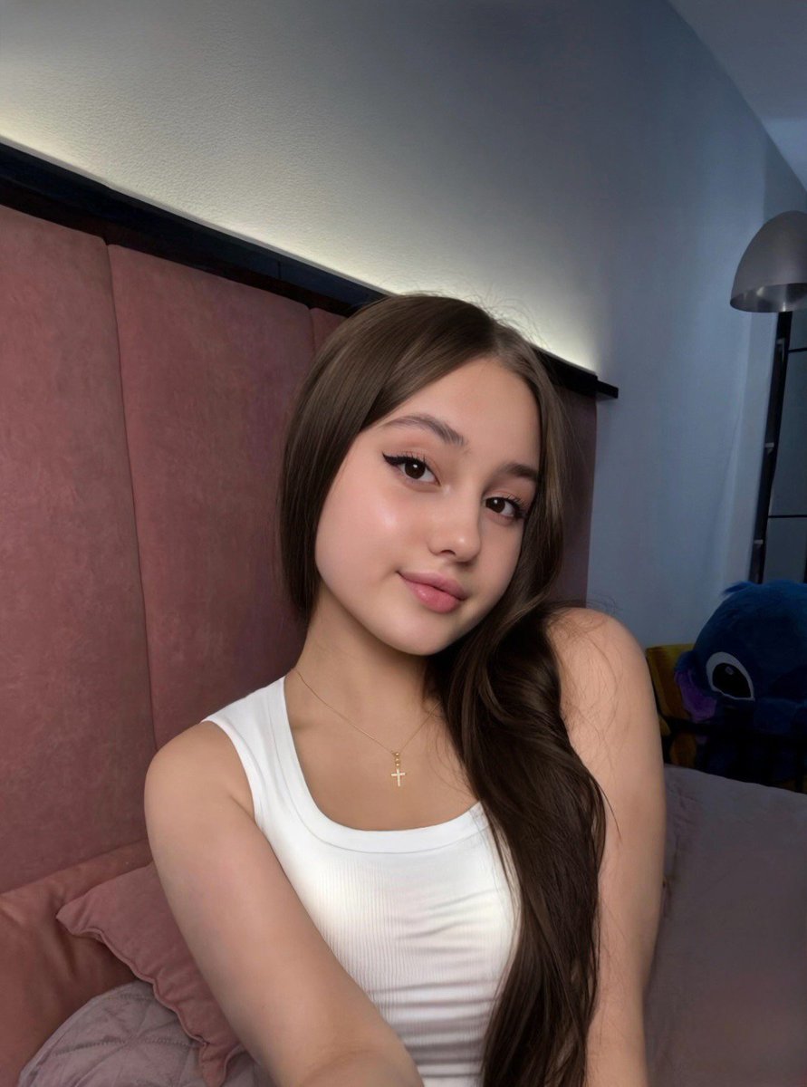 Violet Baker tweet media