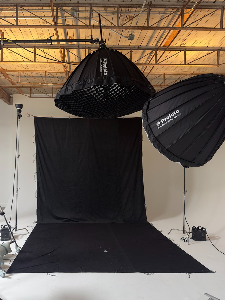 profotojapan's tweet image. 💡 
ベアバルブ ×2 ＋ Profoto ソフトズームリフレクター
＝ 美しく、コントロールされた光

ヘアデザイン: bynasetia
撮影: abdmstudio

キャンペーン中：profoto.com/jp/ja/shop/

#profoto #プロフォト #ProfotoJapan
#ライトシェーピングツール