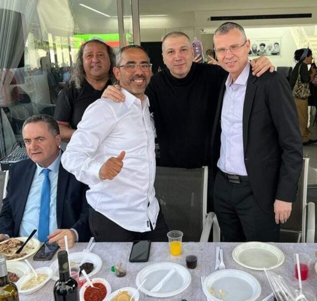 דִּיס אִיז TT tweet media