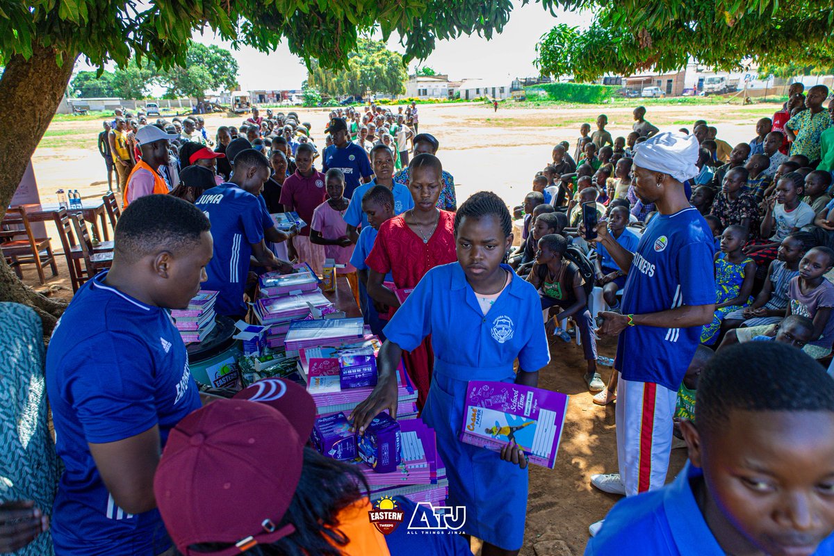 AnthtenAnthony's tweet photo. Over the weekend, I was delighted to be part of the team that visited Bukedea Township primary school during the #EasternTweepsCharityOutreach. As a member of the #EasternTweeps, im so grateful for what we did, and im looking forward to more of these in the future. https://t.co/uBhgpms68E
