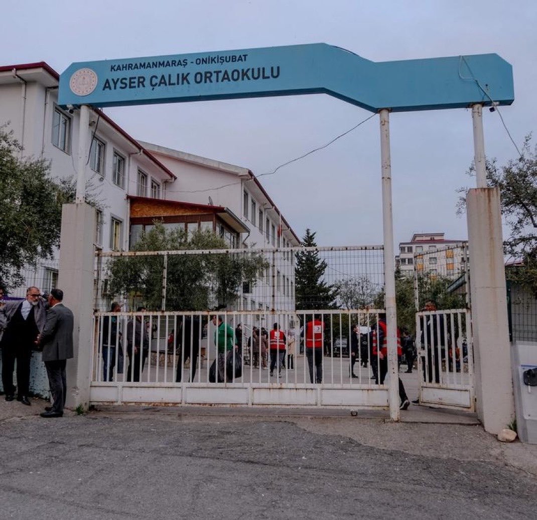 SİYAH SANCAK tweet media