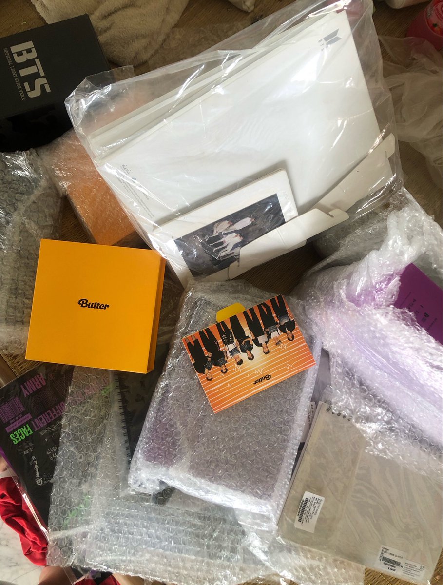 baxnoobear's tweet image. wts♡ 𓈒 ready to ship ➰ ⸝  𓈒

มีใครสนใจมั้ยคับ ส่วนใหญ่เป็นอัลบั้มเปล่าบังทัน ของครบยกเว้นการ์ด สภาพดีมาก มีแท่งไฟv.2 เค้าจะปล่อยราคาเทให้คนที่อยากเก็บต่อคับ🫶

สนใจกดรีหรือเฟบไว้ได้เลยคับ🤍ลงให้ชมใต้โพสต์นี้เวลา 17.00 น.🍀

#ตลาดนัดรถไฟบังทัน #ตลาดนัดbts 
#BTS #BTS_ARİRANG
