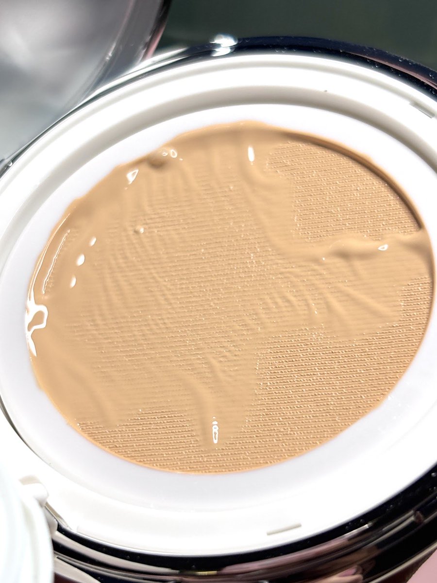 septiiir's tweet photo. makeup masih stay dan minim oksidasi meskipun dipake selama 6 jam-an👍🏻

aaaaa local cushion favorite akuu🫶🏻 
udah repurchase berkali2~ https://t.co/VlaeoL3wZl