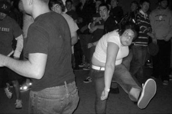 robgotobed's tweet photo. The worst place to be stung by bees is at a nightclub because it just looks like you're doing some very cool dance moves. Oh sure, you win the dance competition, but at what cost! https://t.co/g0qtp8sg1r