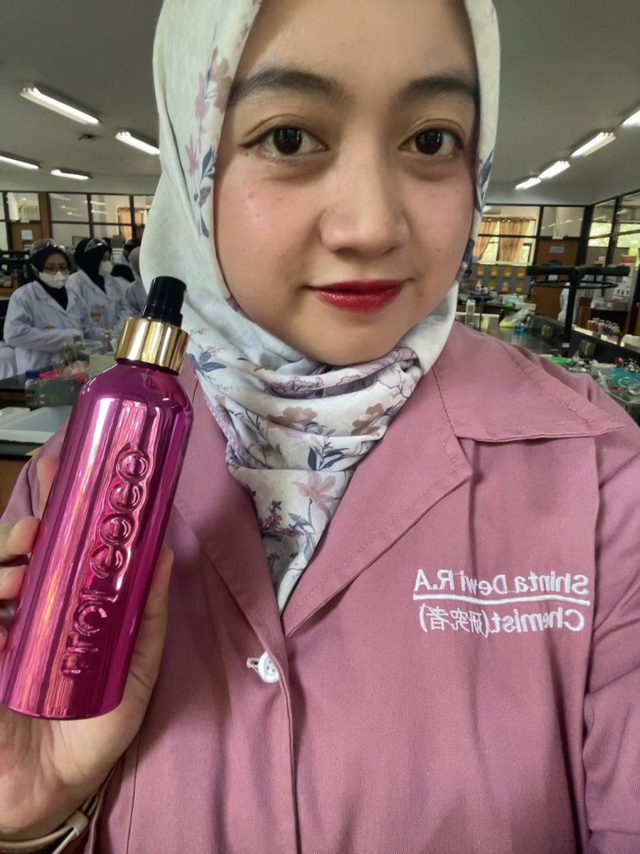foliskincalters's tweet photo. juara 1 parfum manis no giung di aku 🍬🍭
ini wanginya seenak itu sampe aku pake ke kampus buat asistensi…
dan ternyata praktikan pada bilang: “teh Shinta wanginya enak banget” 🥺🫶🏻
temen-temen juga sering minta karena wanginya nagih banget 😋🩷
#racuninparfum https://t.co/14xMb1QbEk